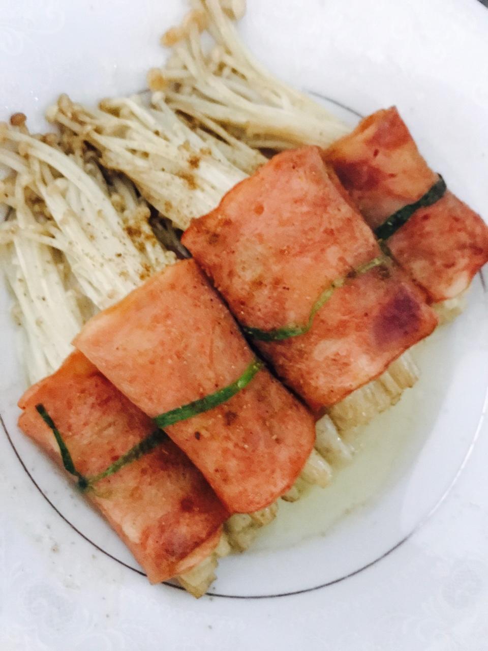 【金针菇培根卷】