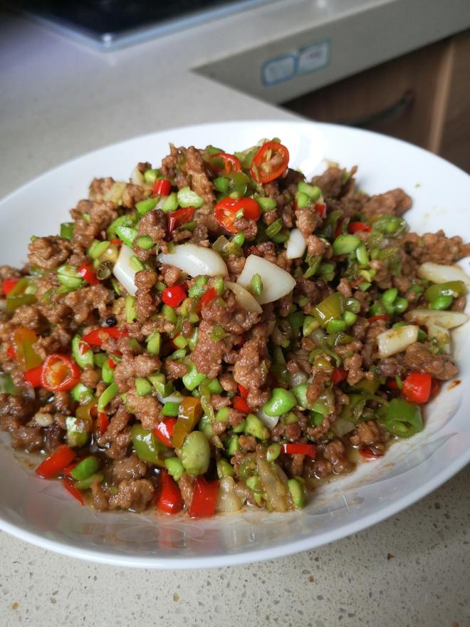 初夏的下饭菜—毛豆肉末的做法