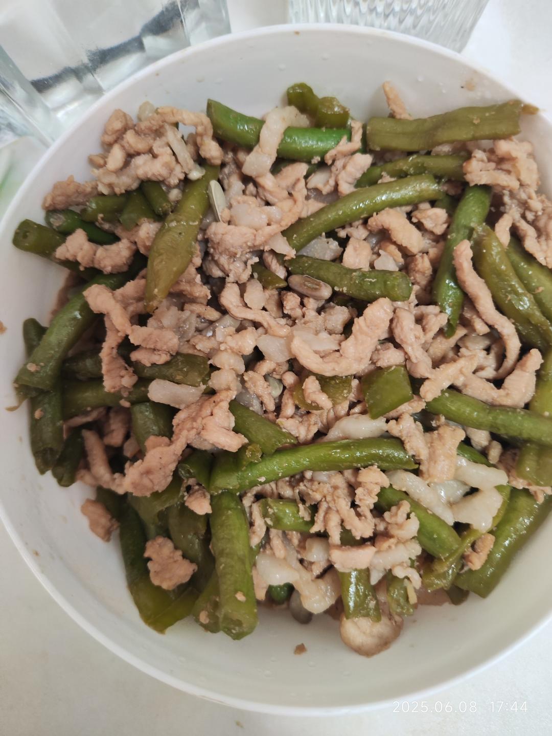 豆角炒肉片