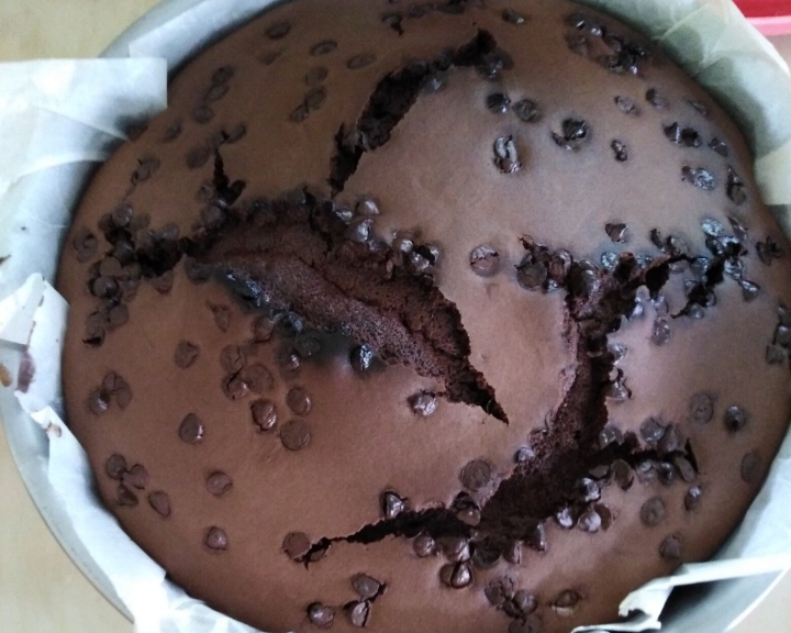 零失败喧软蓬松的巧克力海绵蛋糕(预拌粉版本)