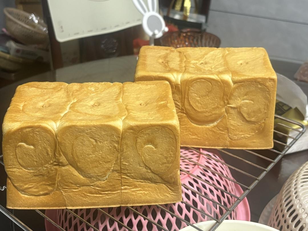 吐司，奶香手撕面包，超级香浓