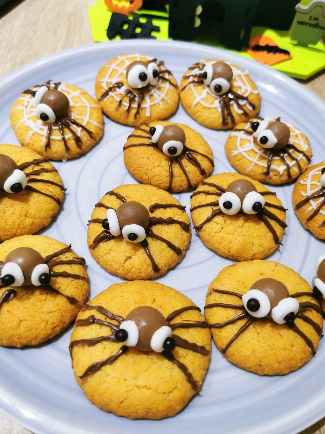 蜘蛛曲奇饼干，万圣节也可以很可爱很有趣