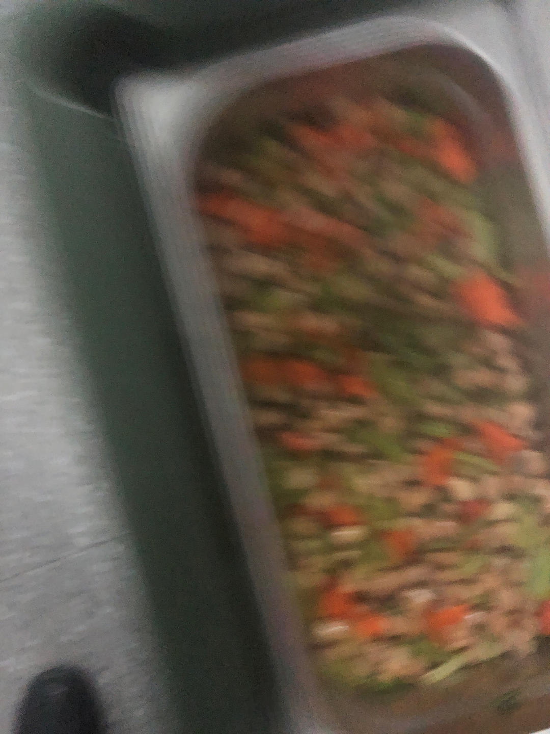 凉拌芹菜花生米胡萝卜