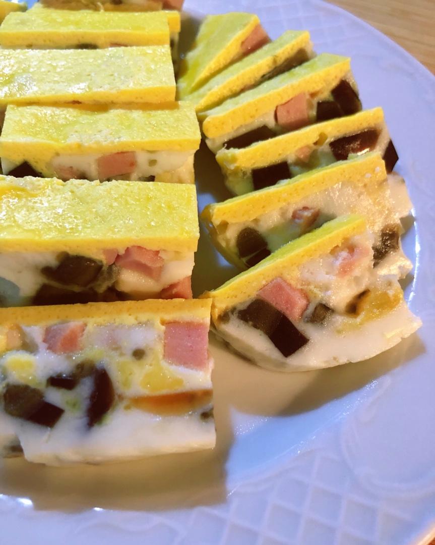 超简单的皮蛋火腿鸡蛋羹