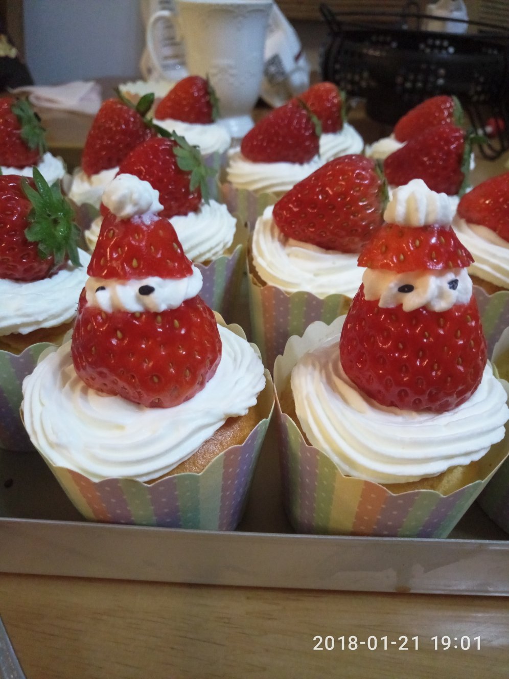 【圣诞款】草莓纸杯蛋糕