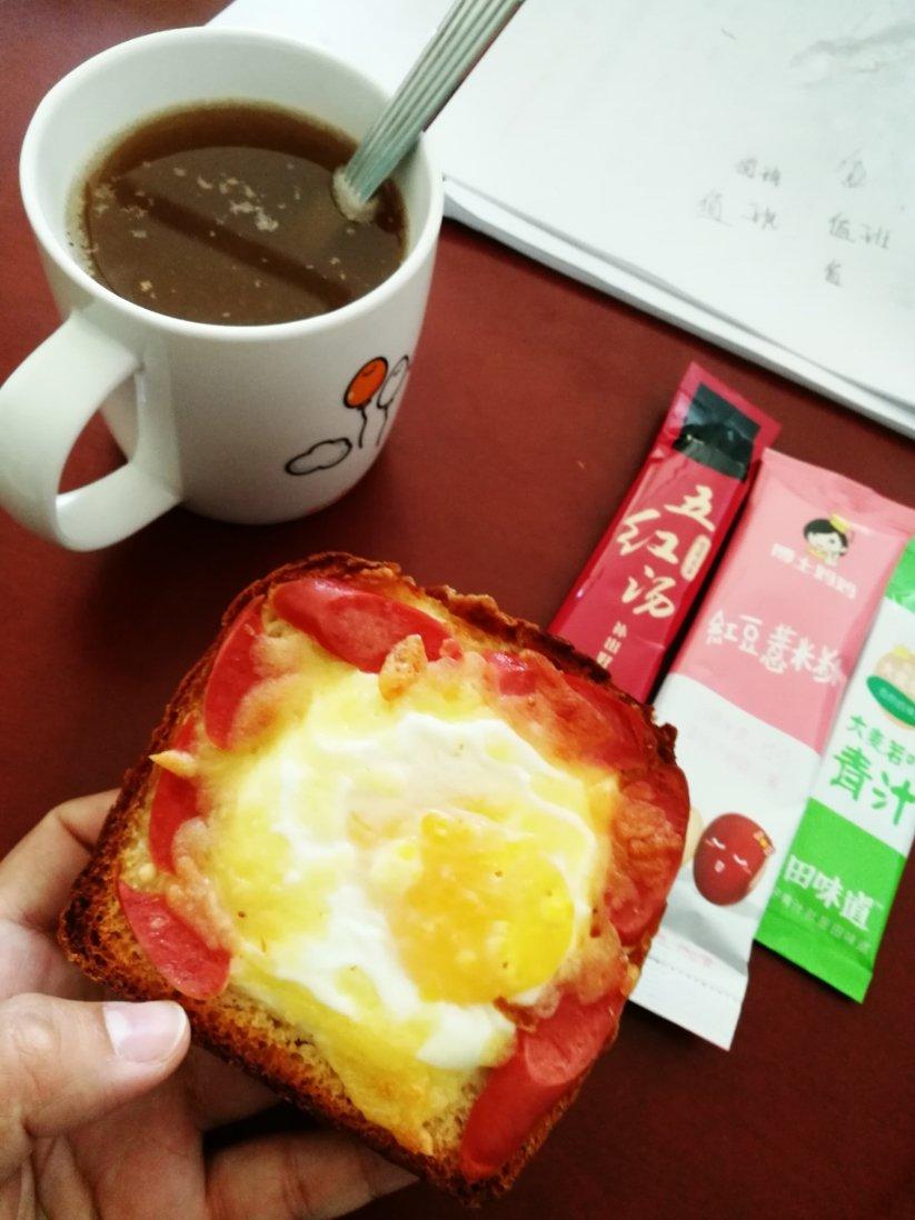 鸡蛋火腿烤吐司