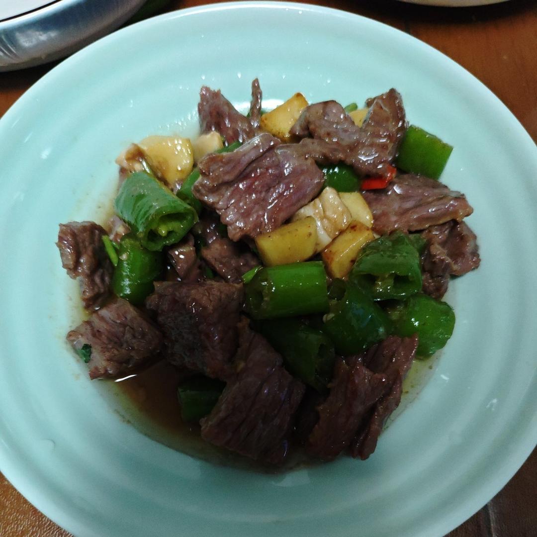 小炒黄牛肉，肉嫩味香！太好吃了简直是米饭杀手！