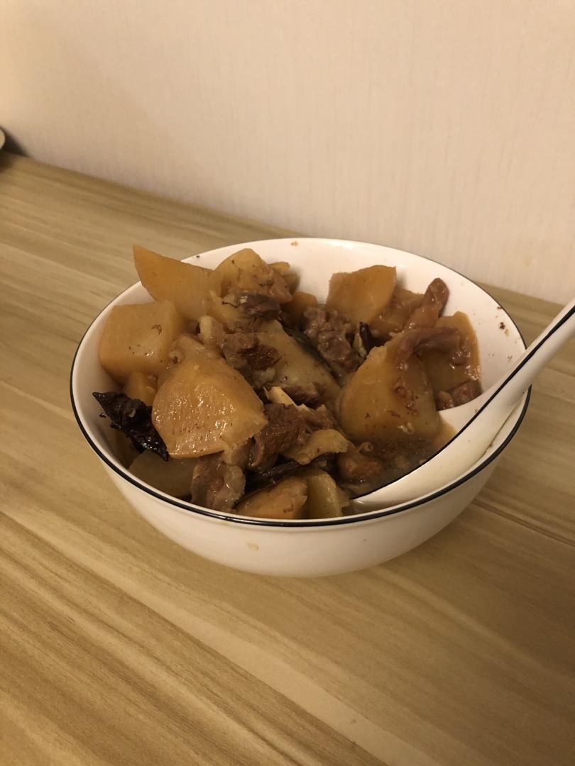 萝卜焖牛腩