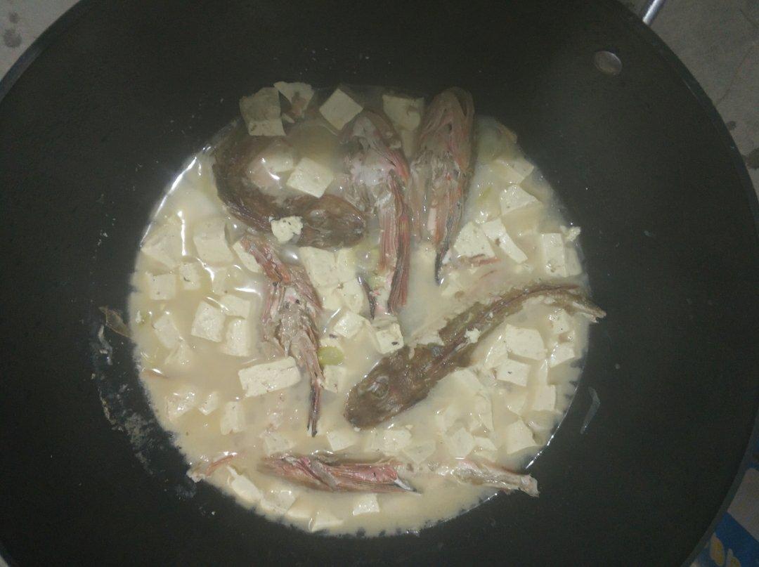 红头鱼炖豆腐