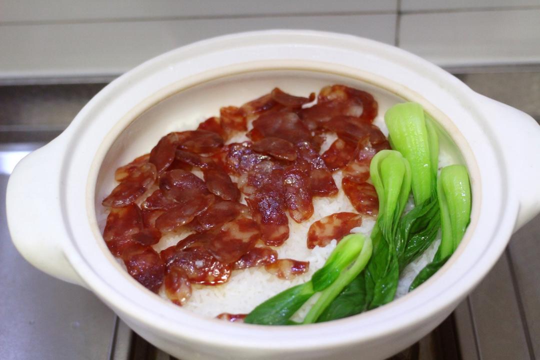 香肠煲仔饭