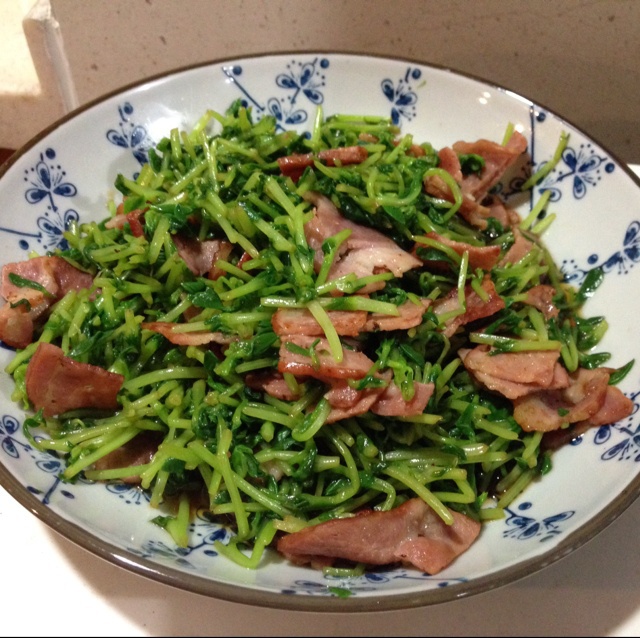 培根凉拌豌豆苗