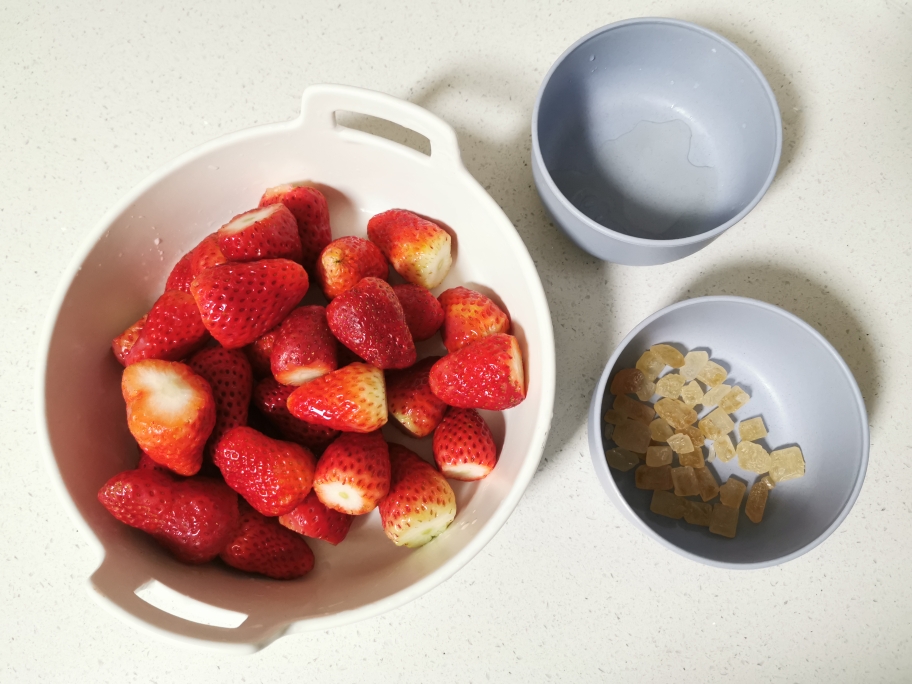 大果粒的草莓酱🍓的做法 步骤1