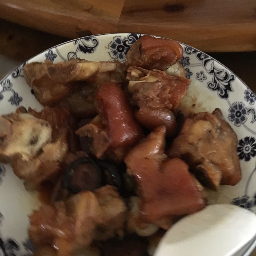 高压锅简易版色香味俱全卤猪脚