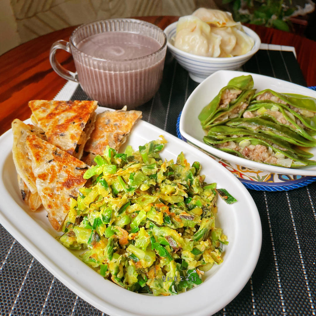 韭香苦瓜鸡蛋饼