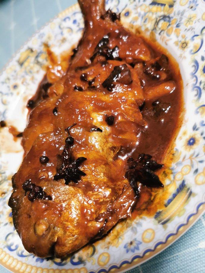 传统中式红烧平鱼