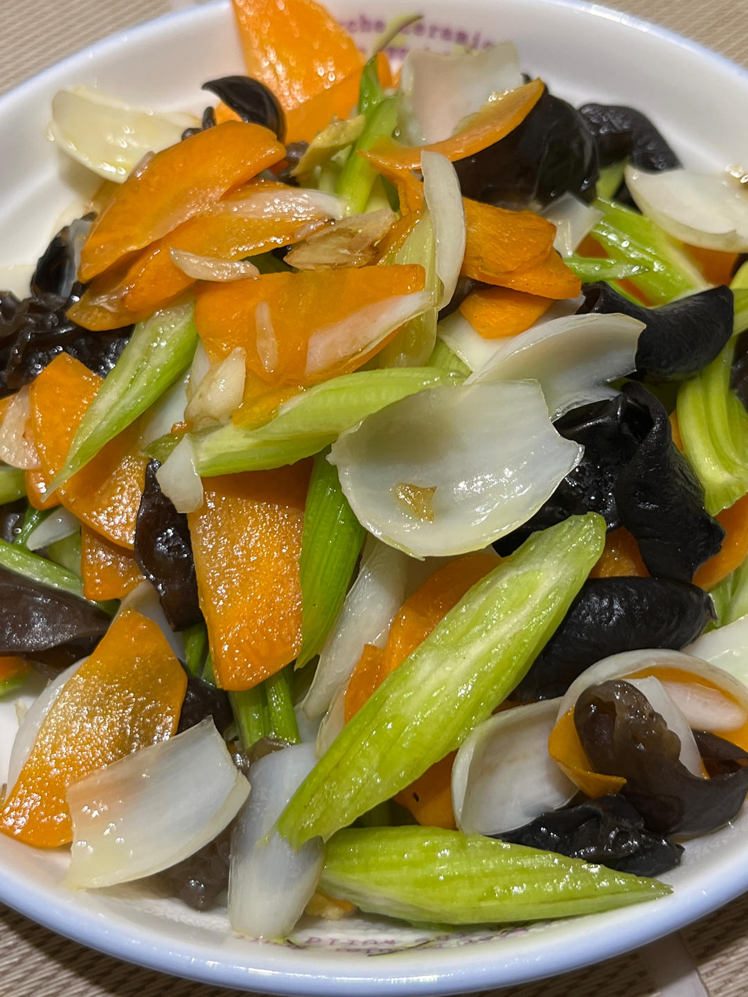 春日里的小清新—西芹百合黑木耳