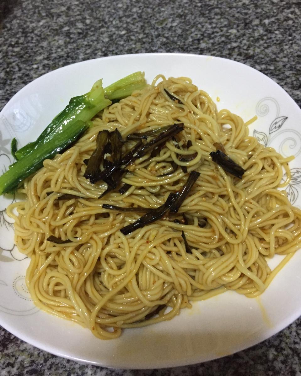 10分钟搞定的一碗葱油拌面