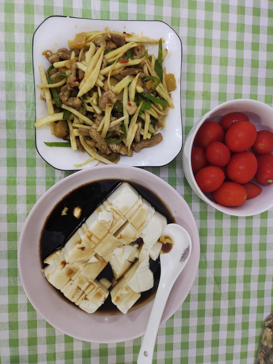 【水中人参】青椒茭白榨菜肉丝