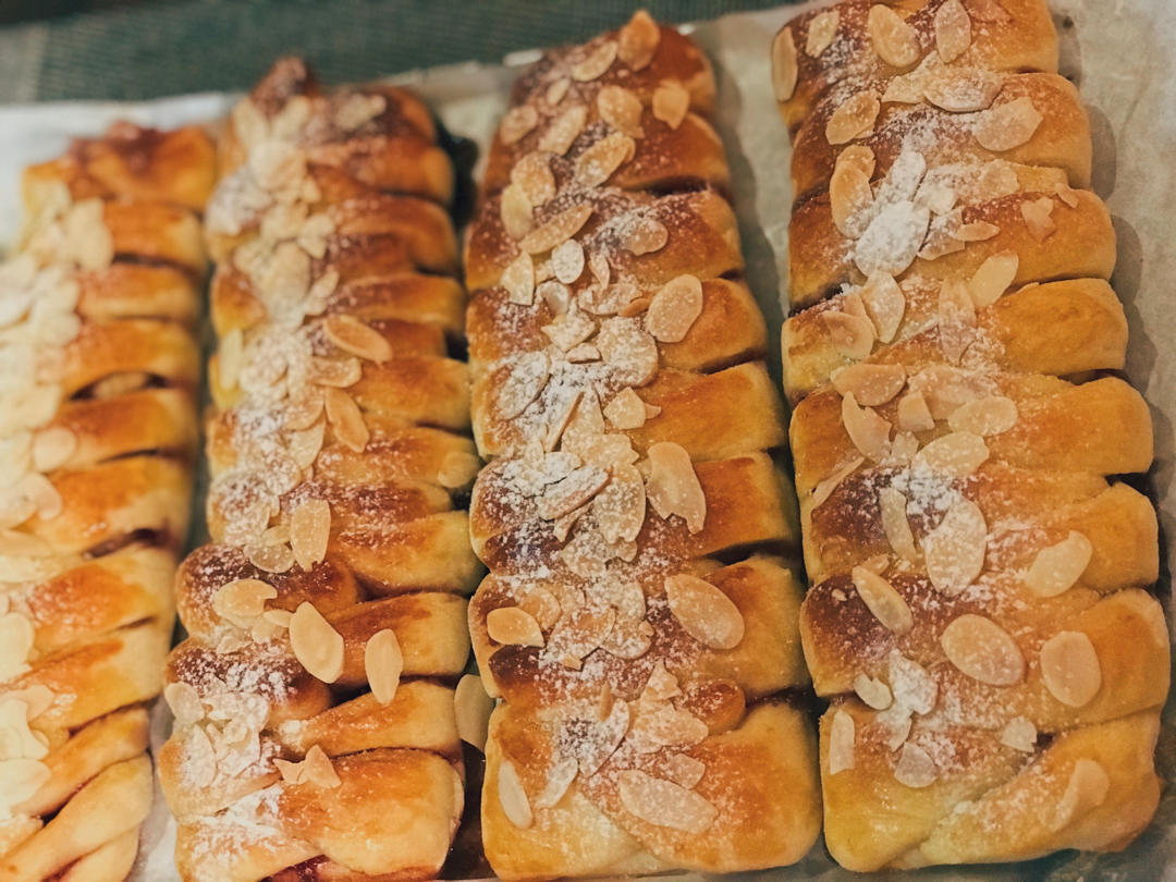 【轻松编辫子】蓝莓黄桃果酱辫子面包