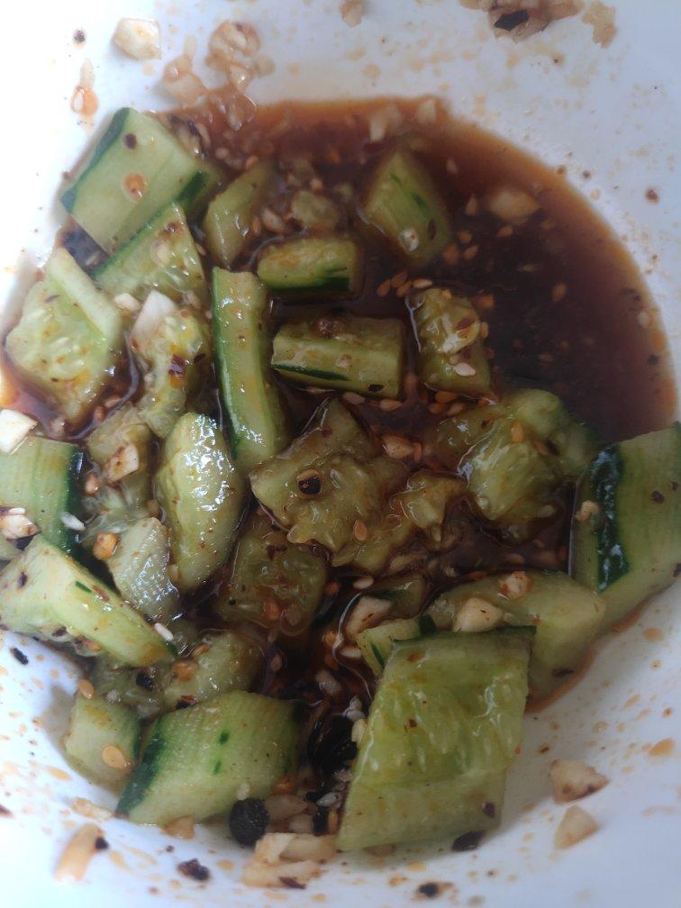 赞不绝口拍黄瓜🥒