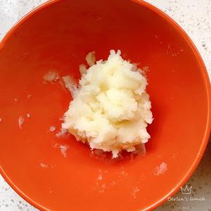 辅食丨香煎牛肉虾仁土豆饼的做法 步骤4
