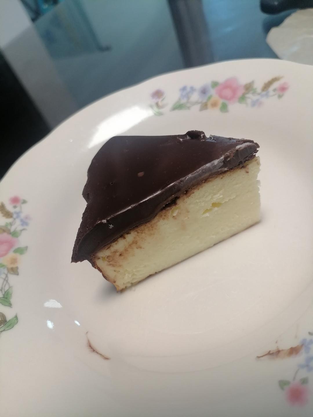 藏不住了 双重口感 全程搅拌搅拌就能成功的巧克力熔岩巴斯克蛋糕！