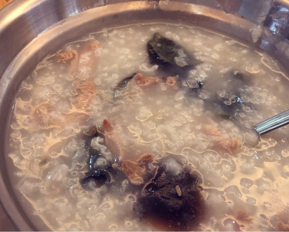 广式皮蛋瘦肉粥