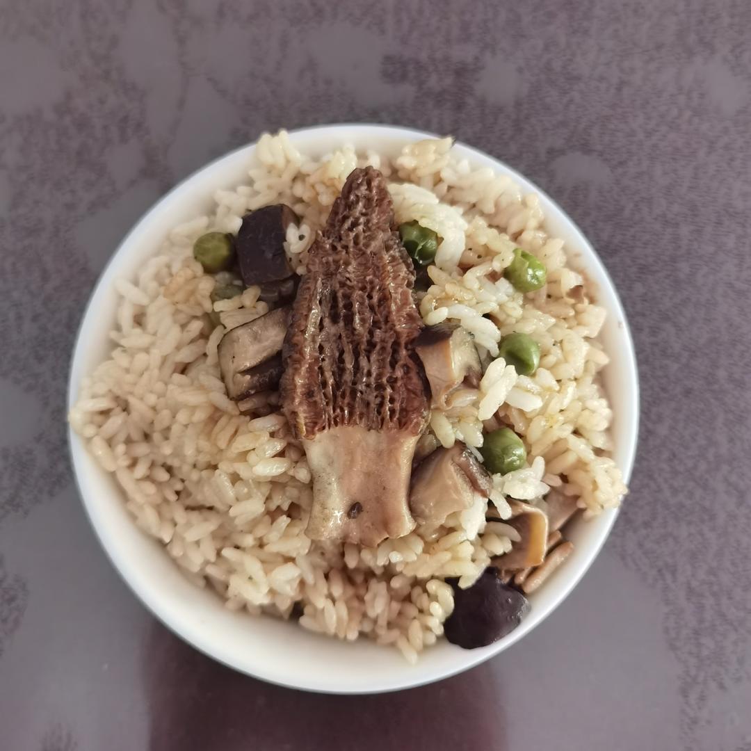 「记录」春笋荠菜羊肚菌焖饭——来自公众号 喃猫小厨房