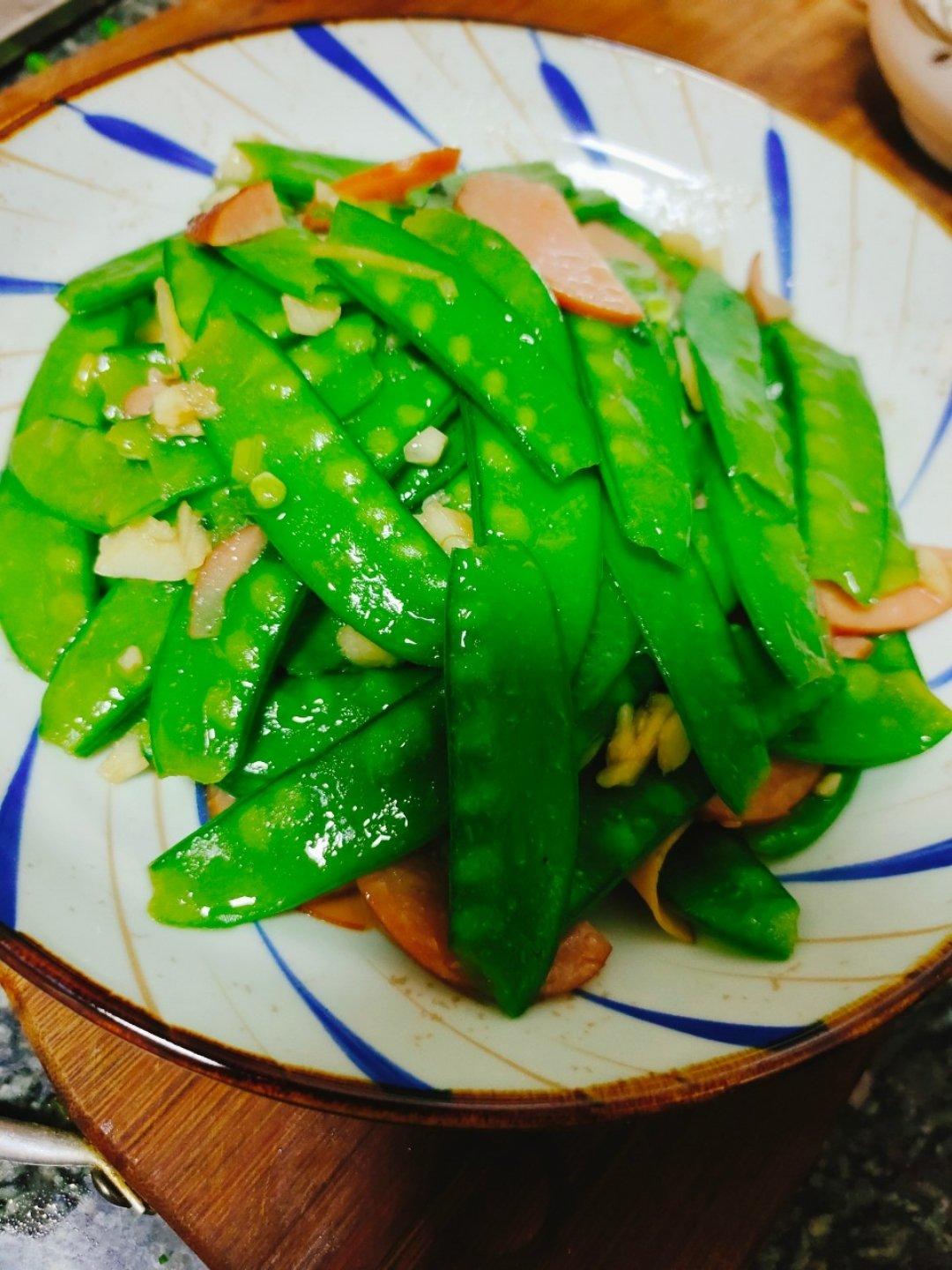 超脆爽的荷兰豆炒香肠
