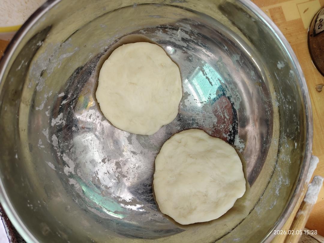 烫面小糖饼 柔软劲道 凉了也不硬 做法简单一看就会 附细节视频详解