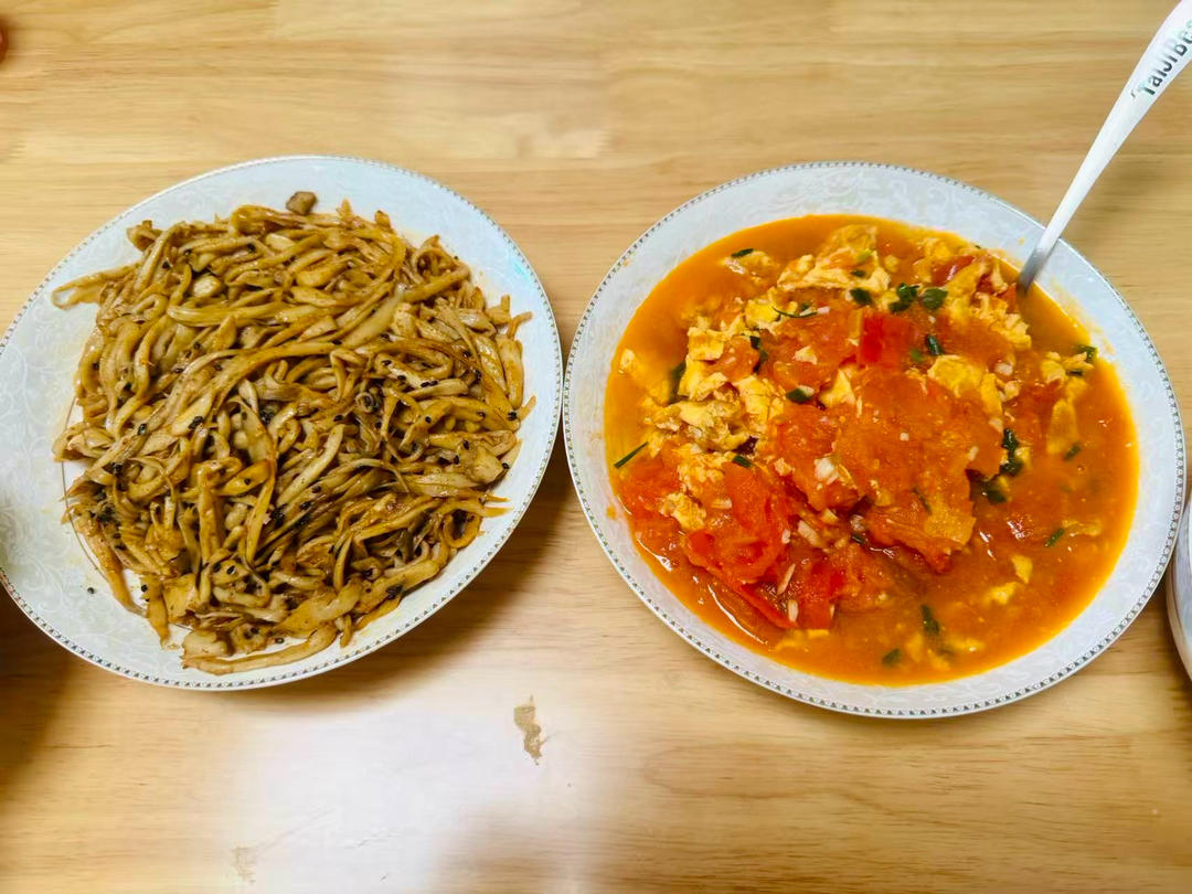 番茄炒鸡蛋（超浓的番茄味）