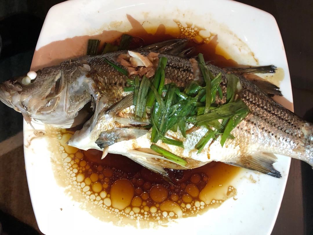 蒸鲈鱼