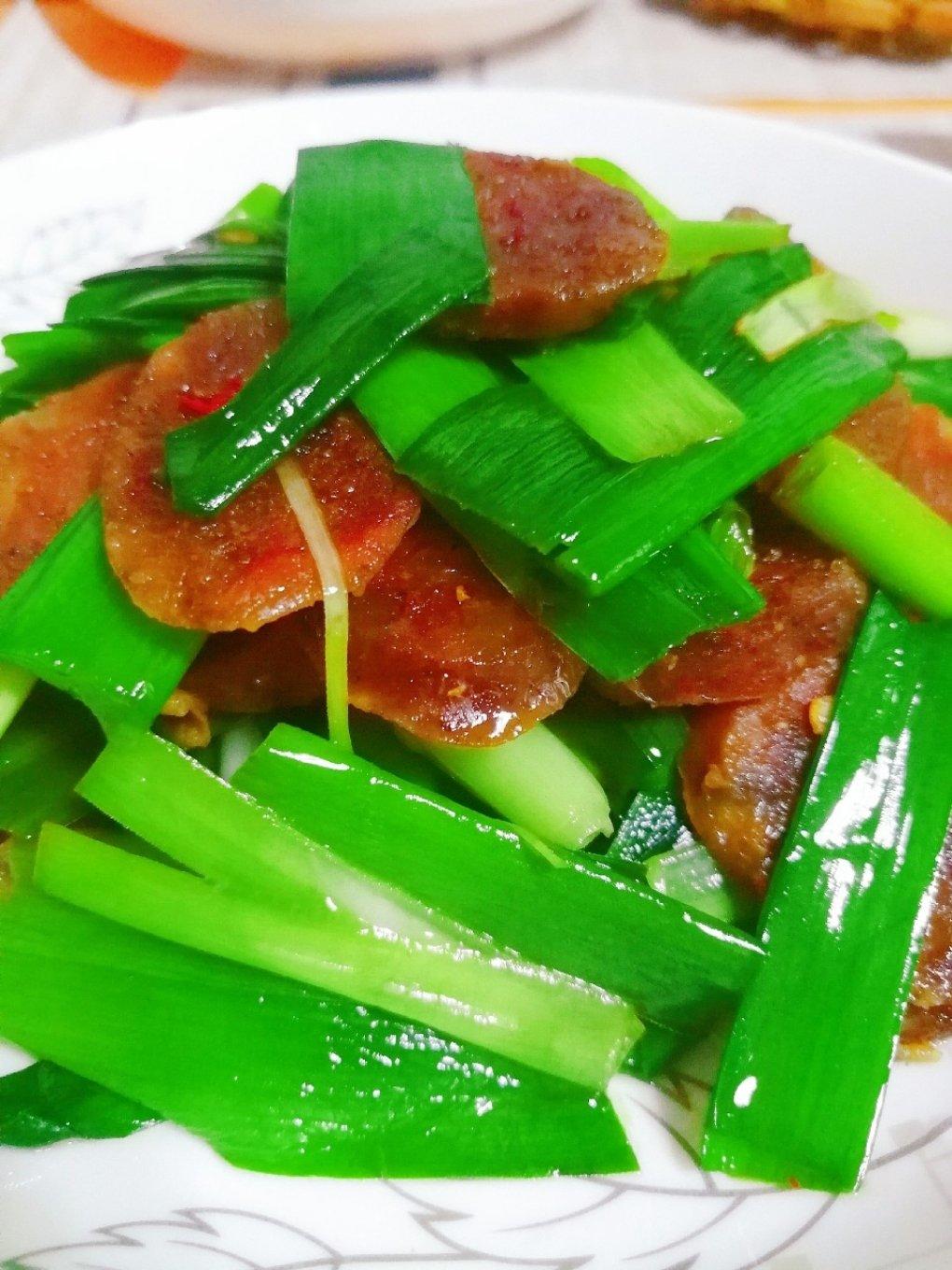蒜叶炒香肠