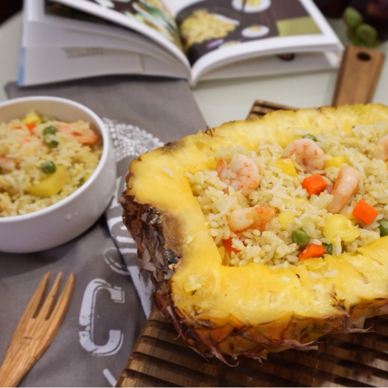 虾仁菠萝炒饭