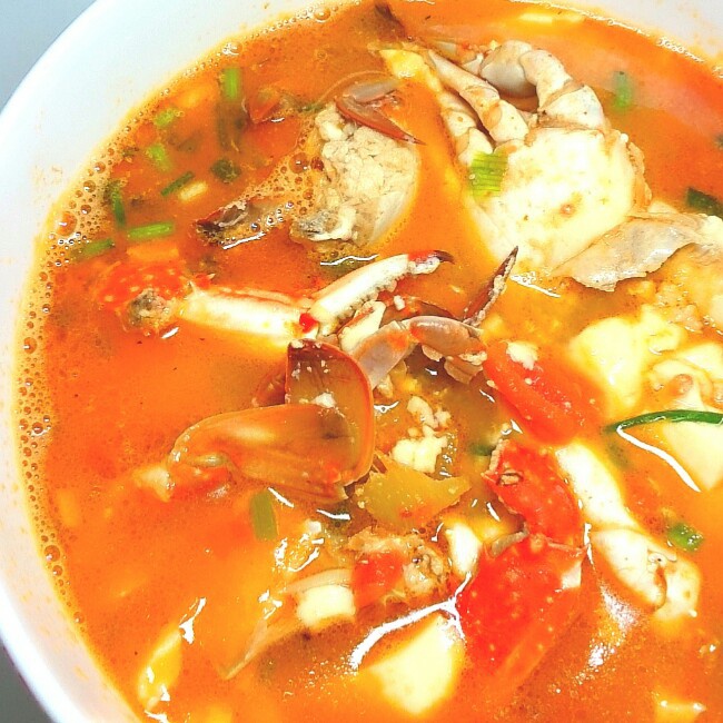 蕃茄梭子蟹豆腐煲