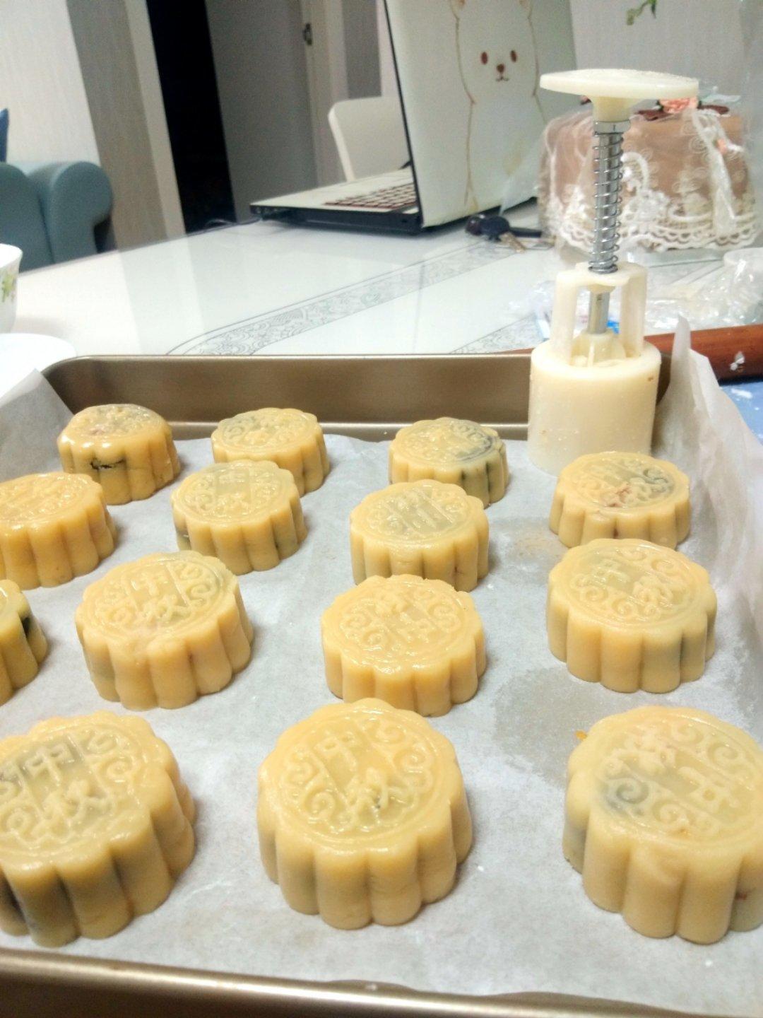 广式月饼—蛋黄莲蓉月饼