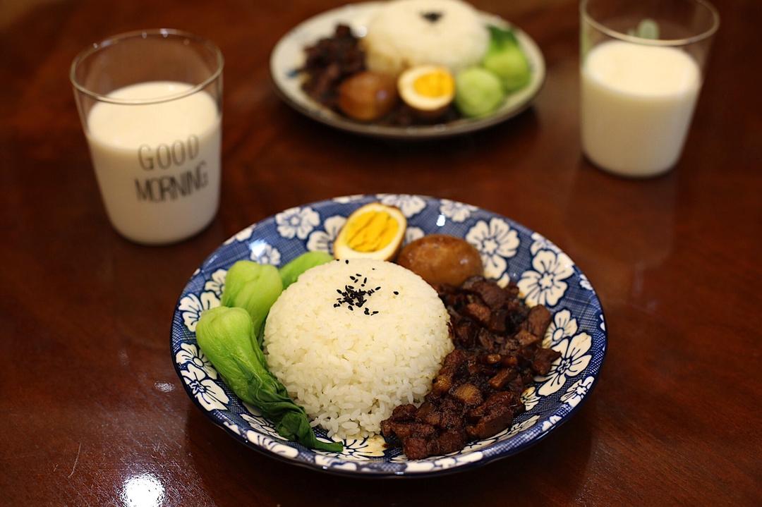 洋葱酥卤肉饭