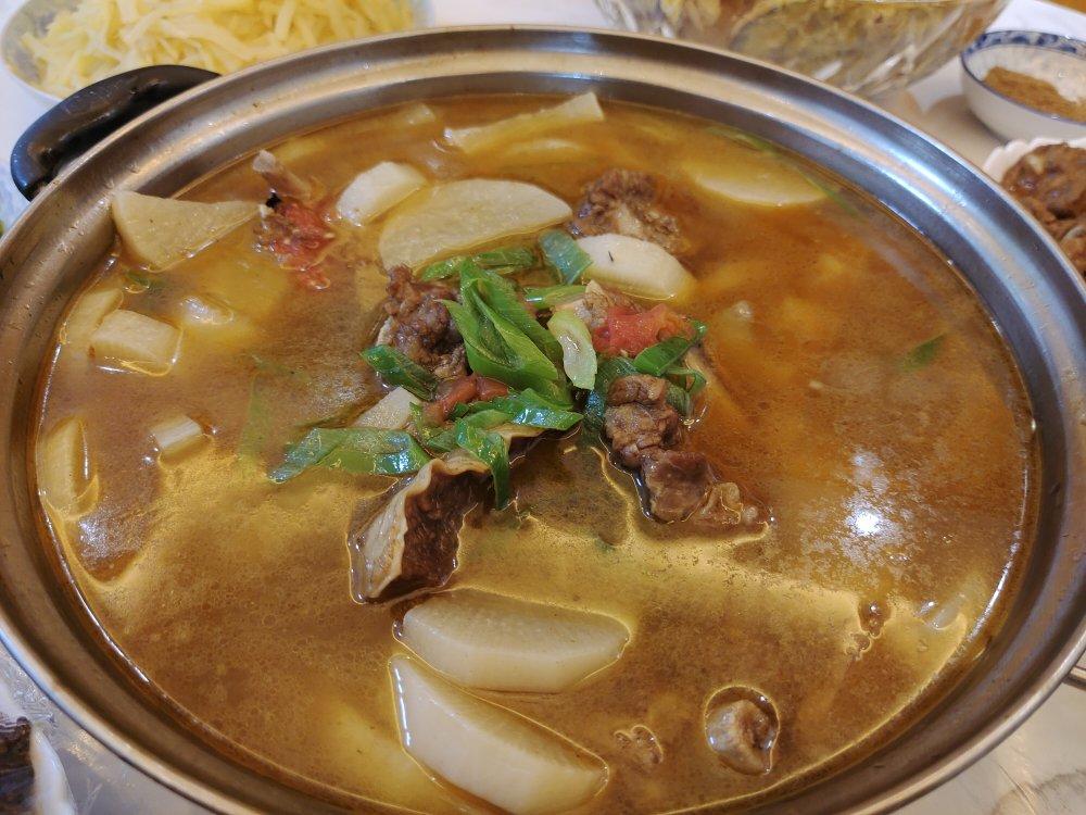 番茄萝卜炖牛排骨