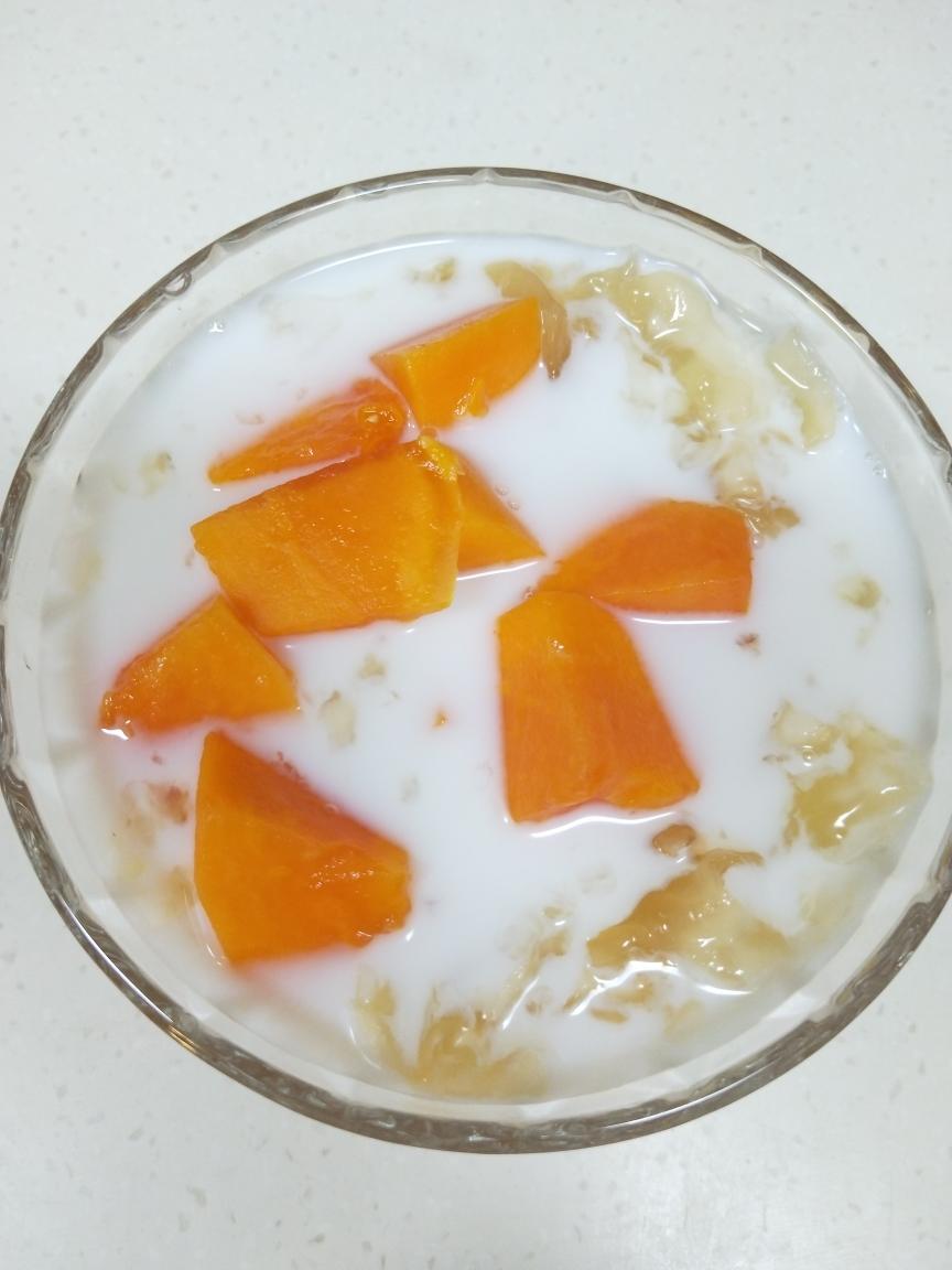 椰汁木瓜炖桃胶