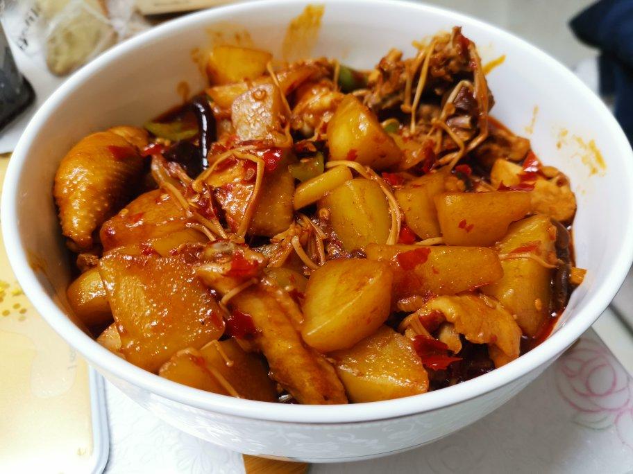 家常大盘鸡加手擀宽面