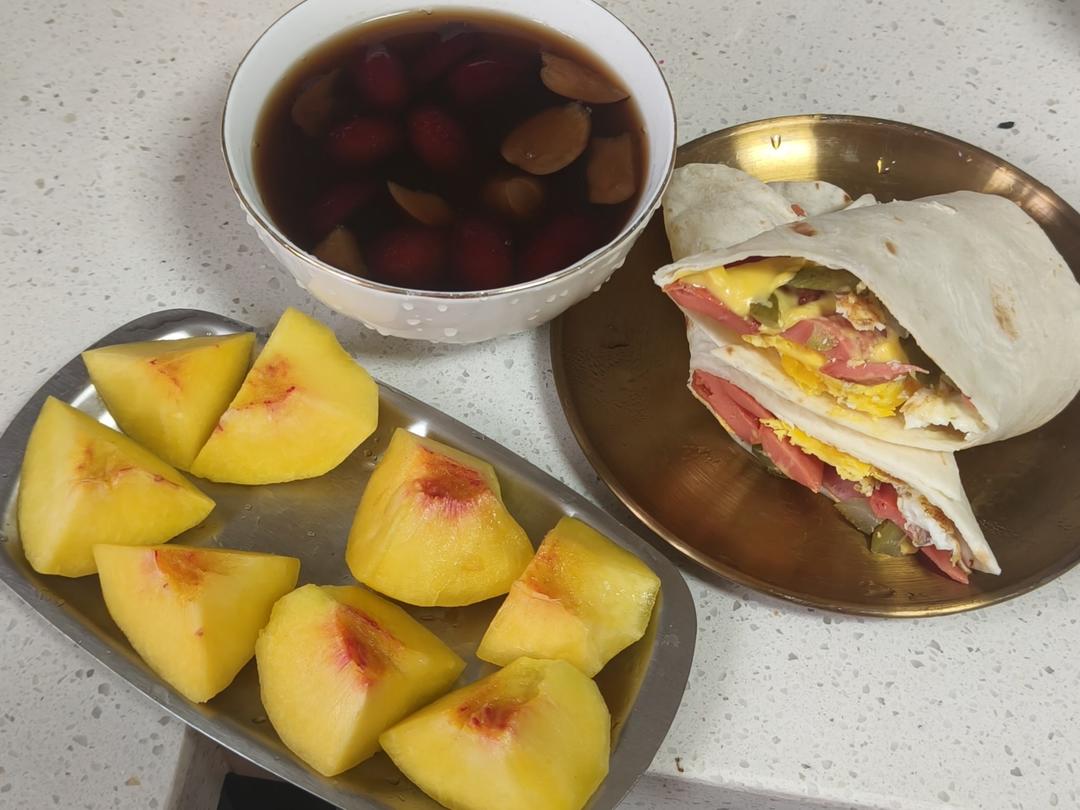 两个人一起炫饭啦！