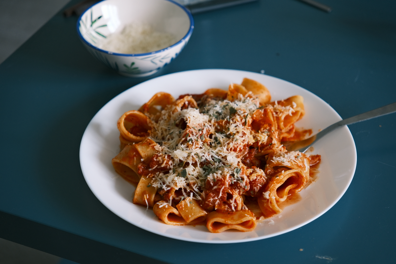 罗马式辣番茄猪脸肉意面 Pasta all’amatriciana的做法