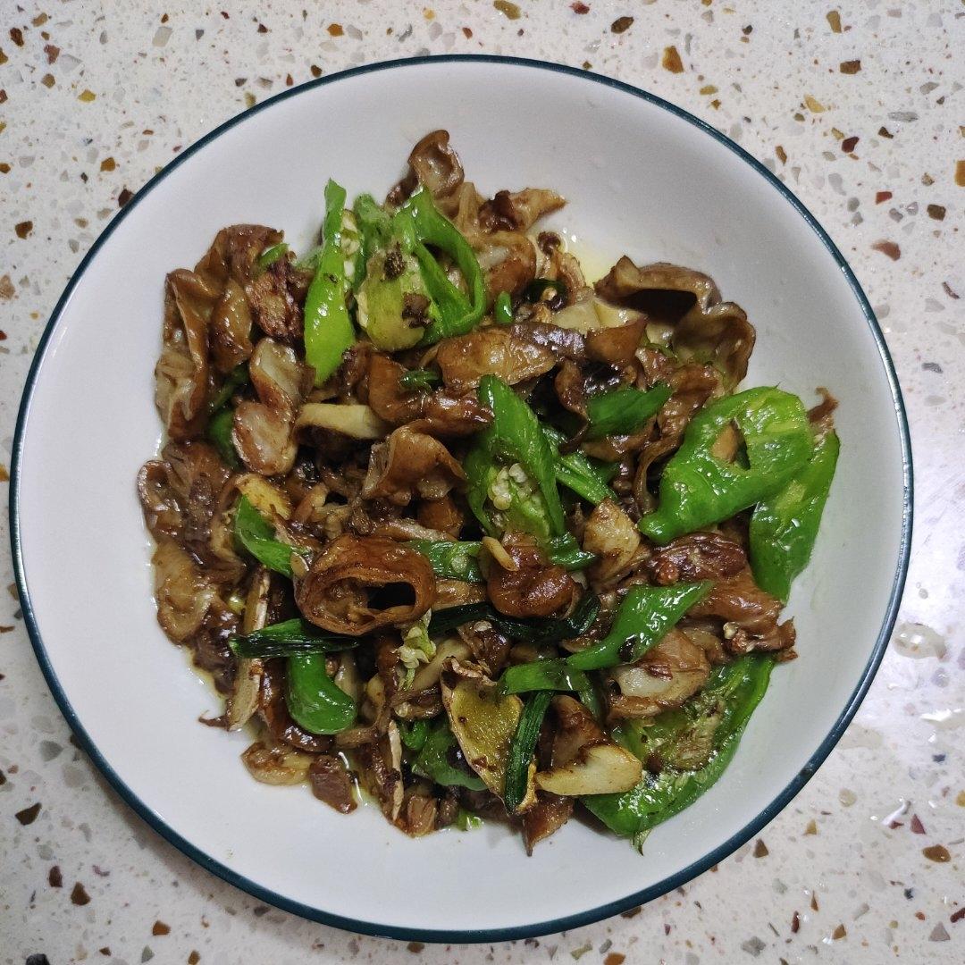 好吃到爆火爆肥肠