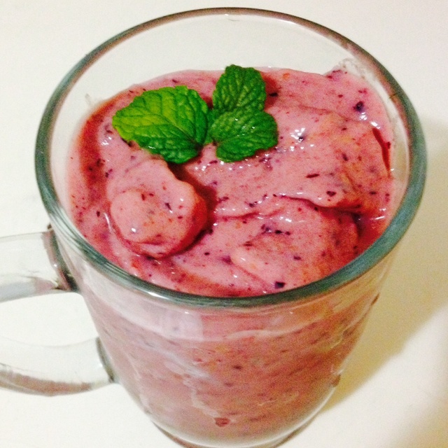 Berry Banana Smoothie / 蓝莓香蕉低脂冰沙