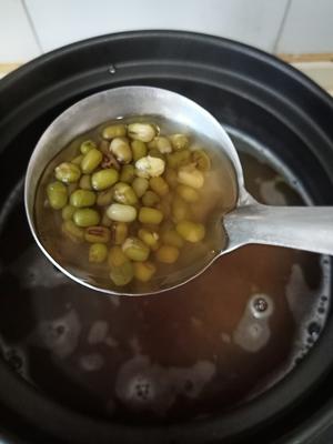 清凉解暑南瓜绿豆汤的做法 步骤3