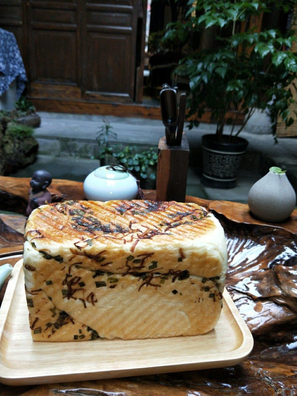 香葱肉松手撕吐司