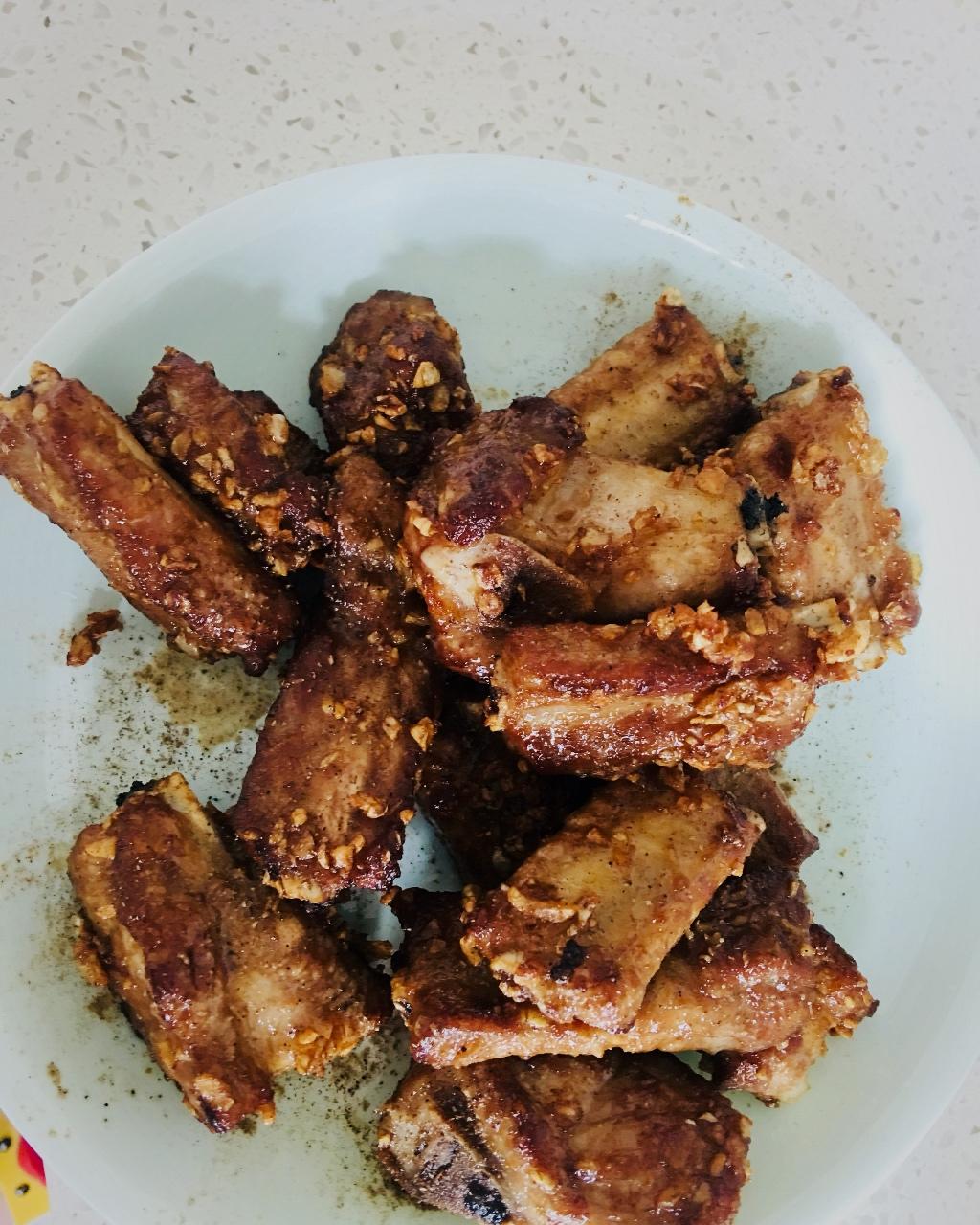 小瘦子ing做的蒜香排骨