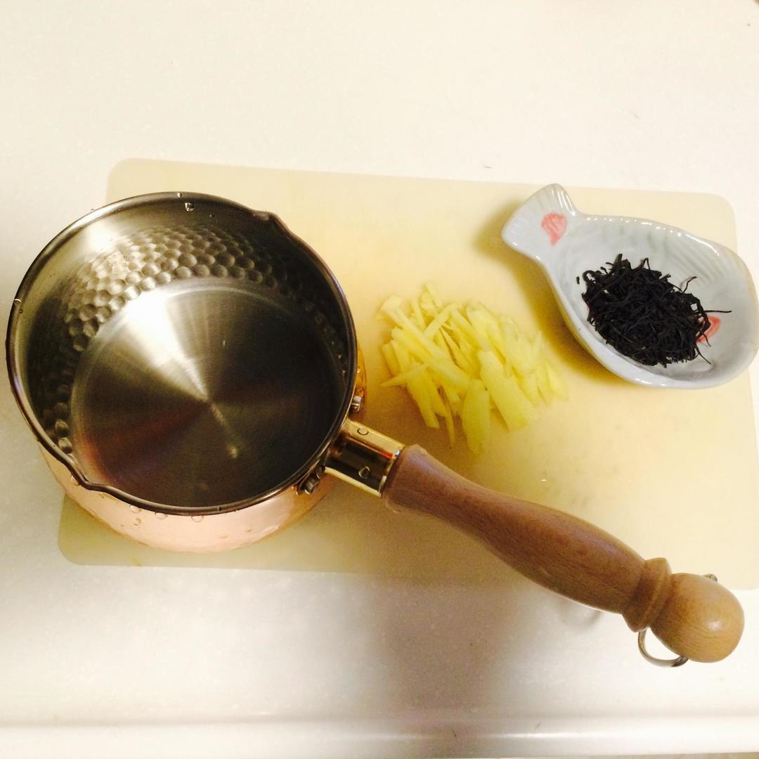 简单又不简单的豆蔻生姜印度奶茶的做法