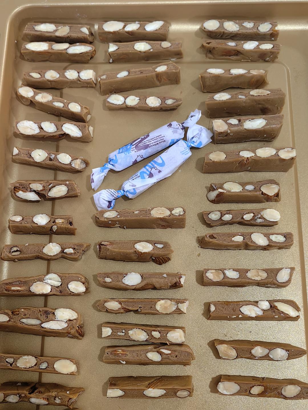 《Tinrry+》焦糖杏仁太妃糖