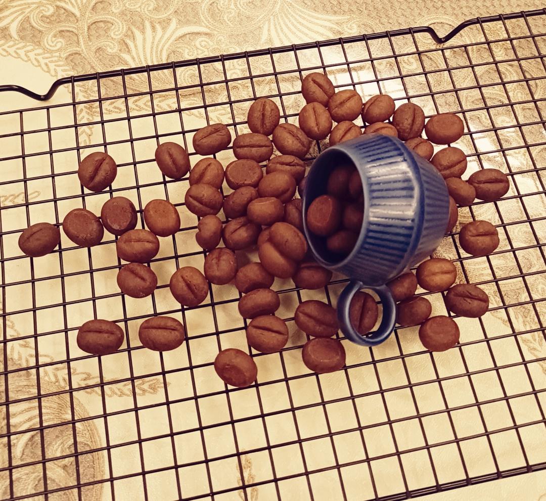 以假乱真的咖啡豆小饼干